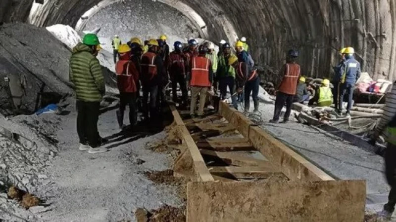 Uttarakhand Tunnel Collapse: सुरंग में फंसी 41 जिंदगियां बचाने के लिए, रेस्क्यू ऑपरेशन को किया तेज