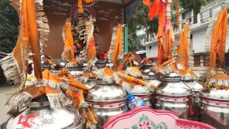 राम मंदिर में जोधपुर से भेजा गया 600 किलो देसी घी, 108 कलश लेकर रथ पहुंची अयोध्या